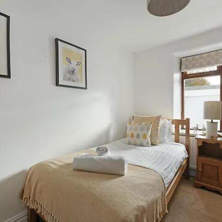 2 Bed In Oc-lr063 *