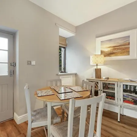 2 Bed In Oc-lr063 * آمبيلسايد